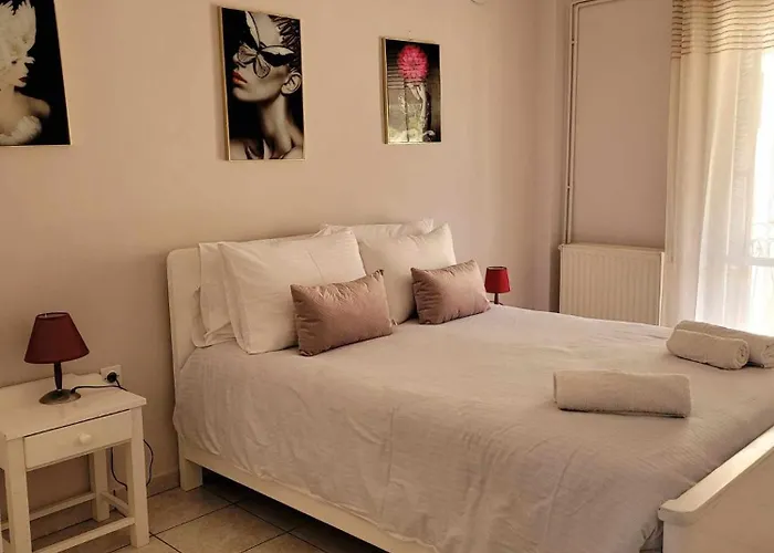 Kiki's Penthouse Corfu (city)