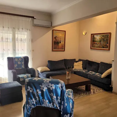 Kiki's Penthouse דירה *